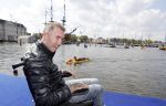 Amsterdam 3 september 2017  
ALS Cityswim in de amsterdamse grachten. Fernando Ricksen deed de opening