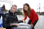Amsterdam 3 september 2017  
ALS Cityswim in de amsterdamse grachten. Fernando Ricksen met de nicht van ivo Niehe
