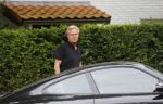Blaricum 6 juli 2014
Fons de Poel rijdt in zijn Porsche 911 naar zijn nieuwe huis