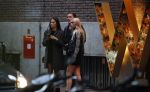 Amsterdam 16 september 2017 
Frank masmeijer gaat hapje eten met zijn twee dochters.