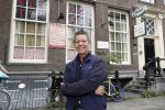 Amsterdam 1 augustus 2017 
Frank Sanders voor het Betty Asfalt complex waar hij binnenkort zijn premiere heeft