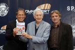 Apeldoorn 2 september 2017
Premiere Spaak in Omnisport . De hoofdrollen worden oa gespeeld door Tim Douwsma Aart Staartjes en Saskia Elise. Steven de Jong is de producent. Frits Bolkesteijn krijgt het eerste boek