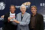 Apeldoorn 2 september 2017
Premiere Spaak in Omnisport . De hoofdrollen worden oa gespeeld door Tim Douwsma Aart Staartjes en Saskia Elise. Steven de Jong is de producent. Frits Bolkesteijn krijgt het eerste boek