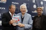 Apeldoorn 2 september 2017
Premiere Spaak in Omnisport . De hoofdrollen worden oa gespeeld door Tim Douwsma Aart Staartjes en Saskia Elise. Steven de Jong is de producent. Frits Bolkesteijn krijgt het eerste boek
