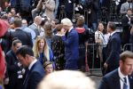 Den Haag 19 september 2017
Geert Wilders met zijn vrouw en beveiliging tijdens prinsjesdag op het binnenhof