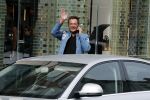 Amsterdam 16 september 2017 
Gerard Joling shoppend op de pc hooftstraat