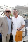 Saint Tropez 3 augustus 2017
Jan des Bouvrie viert zijn 75e verjaardag met familie en vrienden bij Tropezina. Gordon met een kennis