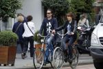 Amsterdam 3 juli 2017
Hans Teeuwen met zijn vriendin in amsterdam zuid