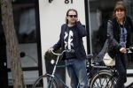 Amsterdam 3 juli 2017
Hans Teeuwen met zijn vriendin in amsterdam zuid