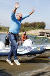 Eiland van Maurik 4 september 2017
Groepsfoto met Nicolette Kluijver en Dennis Weening met Marieke Elsinga, Anouk Hoogendijk, Roeland Fernhout, Niels Gomperts, Carolina Dijkhuizen, Henk Poort, Joelle Witschge, Richard Witschge, Shelly Sterk, Soundos El Ahmadi, Danny Froger, Kaj Gorgels, Nicole Buch en Brace. tijdens de persviewing van Expeditie Robinson 2017 op het Eiland van Maurik