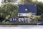 Amsterdam 15 en 17 september 2017
Humberto Tan zijn auto staat voor zijn huis.