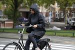 Amsterdam 12 september 2017  
Isa Hoes in de storm op de fiets
