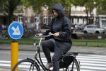 Amsterdam 12 september 2017  
Isa Hoes in de storm op de fiets