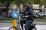 Amsterdam 12 september 2017  
Isa Hoes in de storm op de fiets