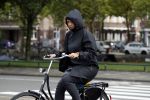 Amsterdam 12 september 2017  
Isa Hoes in de storm op de fiets