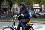Amsterdam 12 september 2017  
Isa Hoes in de storm op de fiets