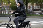 Amsterdam 12 september 2017  
Isa Hoes in de storm op de fiets