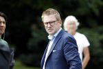 Warmond 7 juli 2017
Koninklijk fotouurtje in Warmond . Koning Willem Alexander Koningin Maxima prionses Amalia Ariane en Alexia komen aanvaren met een sloep. Jair Ferwerda van Jinek