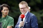 Warmond 7 juli 2017
Koninklijk fotouurtje in Warmond . Koning Willem Alexander Koningin Maxima prionses Amalia Ariane en Alexia komen aanvaren met een sloep. Jair Ferwerda van Jinek