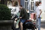 Amsterdam 21 juli 2017
Jamai Loman met zijn vriend Michael Muller op hun vespa scooter