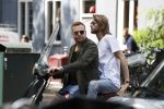 Amsterdam 21 juli 2017
Jamai Loman met zijn vriend Michael Muller op hun vespa scooter
