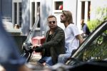 Amsterdam 21 juli 2017
Jamai Loman met zijn vriend Michael Muller op hun vespa scooter