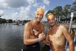 Amsterdam 3 september 2017  
ALS Cityswim in de amsterdamse grachten. Jan Joost v Gangelen met Niek v d Bruggen