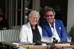 Amsterdam 11 juli 2017 
Jan des Bouvrie en Ronnie Rosenbaum op terras op de pc hooftstraat