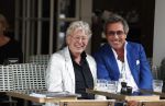 Amsterdam 11 juli 2017 
Jan des Bouvrie en Ronnie Rosenbaum op terras op de pc hooftstraat