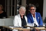 Amsterdam 11 juli 2017 
Jan des Bouvrie en Ronnie Rosenbaum op terras op de pc hooftstraat