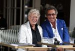 Amsterdam 11 juli 2017 
Jan des Bouvrie en Ronnie Rosenbaum op terras op de pc hooftstraat
