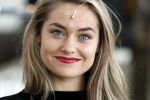 Hoorn 12 september 2017
Albert Verlinde en stage entertainment presenteren cast Annie MG Schmidt. Simone Kleinsma William Spaaij Marjolein TouwWim v d Driessche en Jeske v d Staak
De repetities waren in de schouwburg van Hoorn.