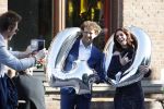 Leiden 2 juli 2017 
Jochem Myjer en zijn vriendin Marloes Novan vieren de 40e verjaardag van Jochem met familie en vrienden.