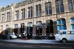 Leiden 2 juli 2017 
Jochem Myjer en zijn vriendin Marloes Novan vieren de 40e verjaardag van Jochem met familie en vrienden.