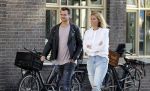 Leiden 2 juli 2017 
Jochem Myjer en zijn vriendin Marloes Novan vieren de 40e verjaardag van Jochem met familie en vrienden.