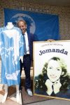 Eindhoven 17 juli 2017
Johan Vlemmix voor zijn huis met kleding en sieraden van Jomanda