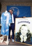 Eindhoven 17 juli 2017
Johan Vlemmix voor zijn huis met kleding en sieraden van Jomanda