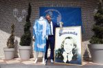 Eindhoven 17 juli 2017
Johan Vlemmix voor zijn huis met kleding en sieraden van Jomanda