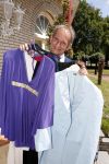 Eindhoven 17 juli 2017
Johan Vlemmix voor zijn huis met kleding en sieraden van Jomanda