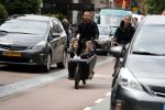 Amsterdam 24 juli 2017   
Johnny Heitinga met zijn kinderen Jezebel en Lennox in de bakfiets.