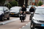 Amsterdam 24 juli 2017   
Johnny Heitinga met zijn kinderen Jezebel en Lennox in de bakfiets.