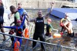 Amsterdam 3 september 2017  
ALS Cityswim in de amsterdamse grachten. Johnny de Mol jr en Rick Brandsteder zemmen met Ralph en Carlijn de Vies en hun kinderen  zoon Daniel en  hun dochter