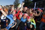 Amsterdam 3 september 2017  
ALS Cityswim in de amsterdamse grachten. Johnny de Mol jr en Rick Brandsteder zemmen met Ralph en Carlijn de Vies en hun kinderen  zoon Daniel en  hun dochter