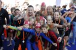 Amsterdam 3 september 2017  
ALS Cityswim in de amsterdamse grachten. Johnny de Mol jr en Rick Brandsteder zemmen met Ralph en Carlijn de Vies en hun kinderen  zoon Daniel en  hun dochter