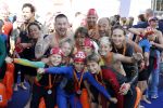 Amsterdam 3 september 2017  
ALS Cityswim in de amsterdamse grachten. Johnny de Mol jr en Rick Brandsteder zemmen met Ralph en Carlijn de Vies en hun kinderen  zoon Daniel en  hun dochter