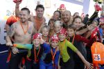 Amsterdam 3 september 2017  
ALS Cityswim in de amsterdamse grachten. Johnny de Mol jr en Rick Brandsteder zemmen met Ralph en Carlijn de Vies en hun kinderen  zoon Daniel en  hun dochter