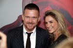 Amsterdam 12 september 2017
Johnny de Mol met zijn aanstaande vrouw Anouk v Schie bij de premiere van het Nationaal Ballet in de stopera