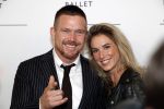 Amsterdam 12 september 2017
Johnny de Mol met zijn aanstaande vrouw Anouk v Schie bij de premiere van het Nationaal Ballet in de stopera