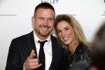 Amsterdam 12 september 2017
Johnny de Mol met zijn aanstaande vrouw Anouk v Schie bij de premiere van het Nationaal Ballet in de stopera