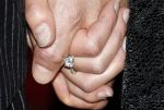 Amsterdam 12 september 2017
Johnny de Mol met zijn aanstaande vrouw Anouk v Schie bij de premiere van het Nationaal Ballet in de stopera. verlovings ring
